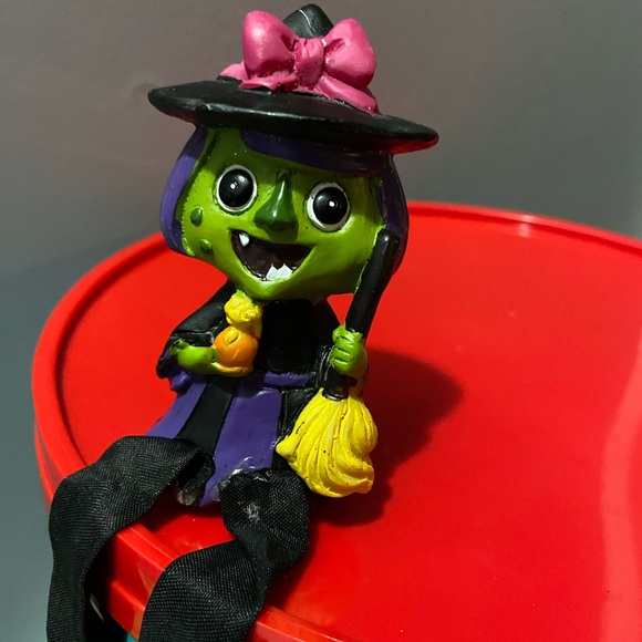 Halloween Shelf sitters - Picture 1 of 2